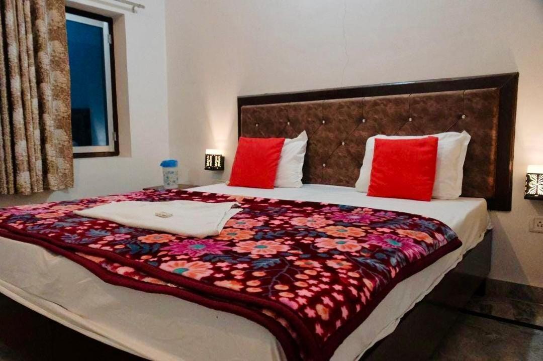 Backpackers Karma Home Stay Khajurāho Esterno foto