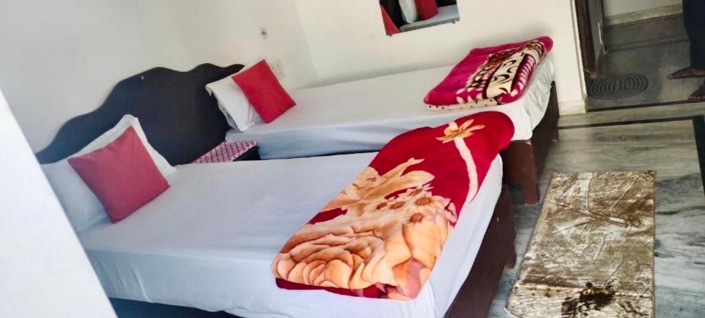 Backpackers Karma Home Stay Khajurāho Esterno foto